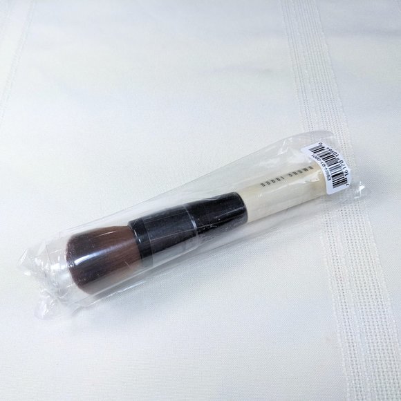 Bobbi Brown Full Coverage Face Brush - Picture 1 of 7